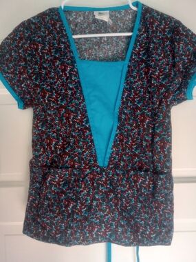 Printed V-Neck Uniform Top with Turquoise Trim